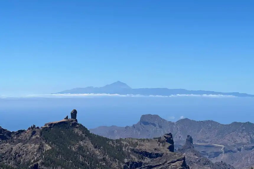 Roque Nublo andTeide from Mirador Pico-Pozos