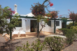 Cordial Sandy Golf Apartments photograph