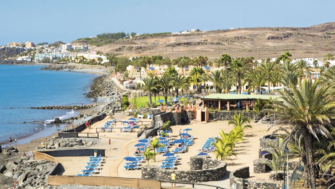 Sea front at Bahia Feliz & Orquidea Hotel beach