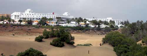 Photograph Riu Maspalomas Oasis hotel from the Maspalomas sand dunes