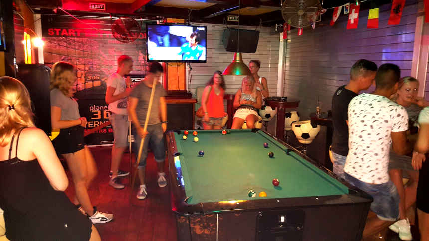 Lineker's Bar Pool Table