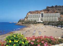 Hotel Taurito Princess overlooking the Beach